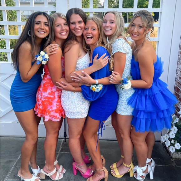 Meet your Posher, Caitlyn - Picture 3 of 3